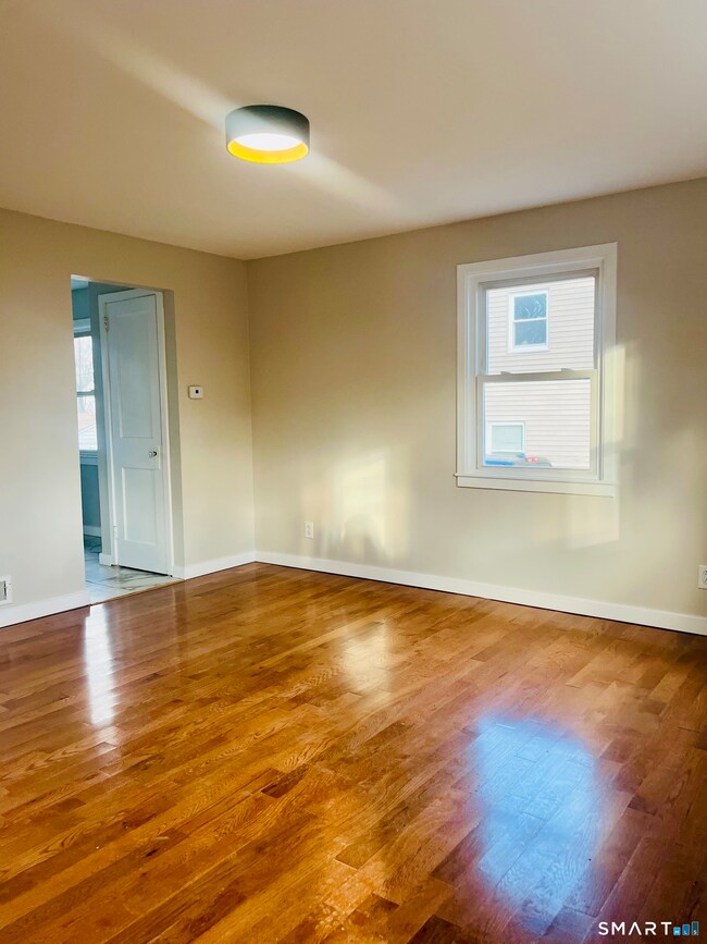 10 Baltic St unit 12, Hartford, CT 06112 - photo 2