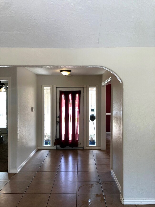 8503 Lake Crystal Dr, Houston, TX 77095 - photo 5