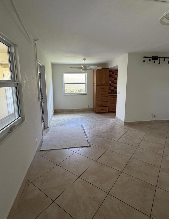 157 Saxony D, Delray Beach, FL 33446 - photo 5