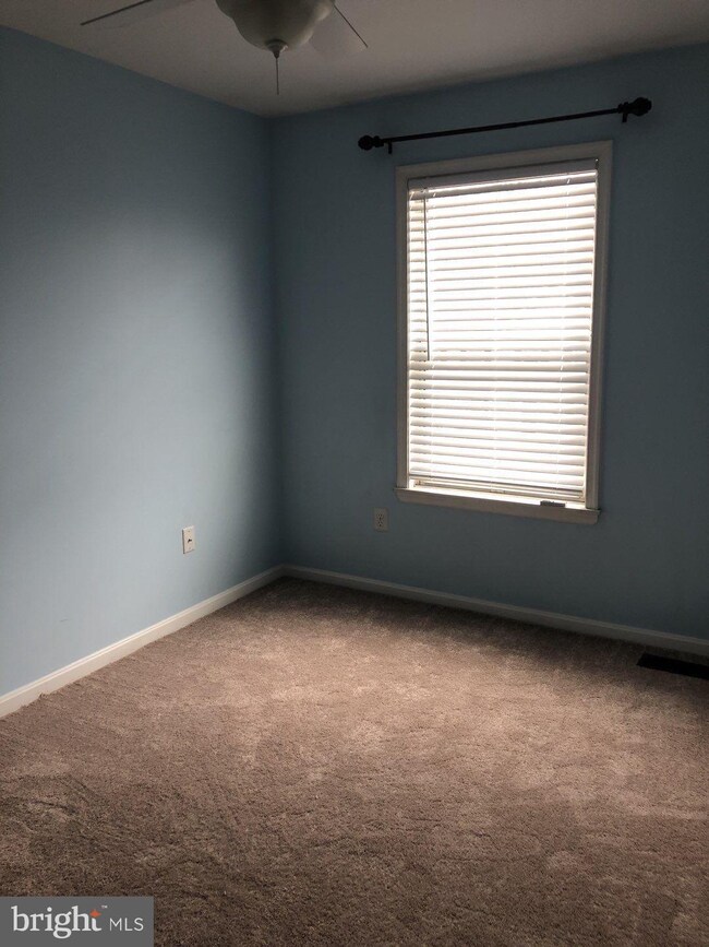 1151 Kelfield Dr, Halethorpe, MD 21227 - photo 2