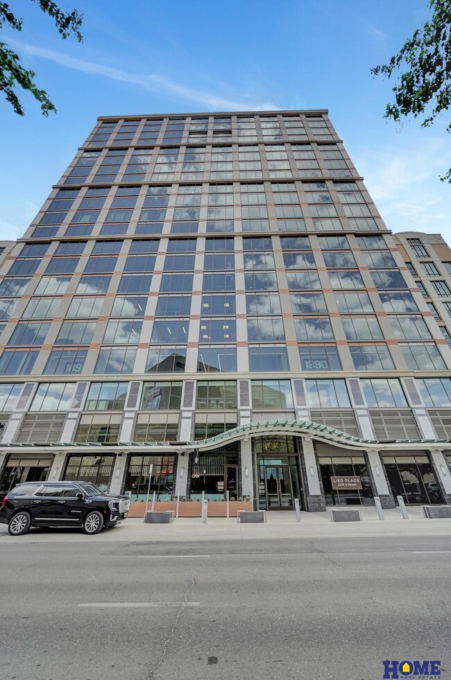 1125 Q St unit 1401, Lincoln, NE 68508 - photo 2