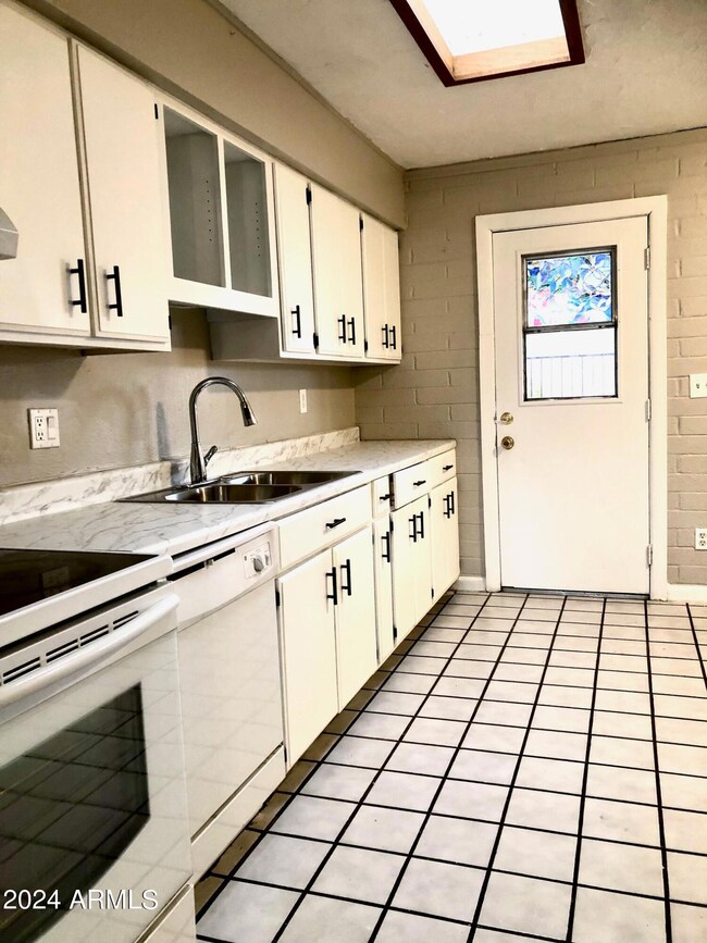 248 W Hillside St, Mesa, AZ 85201 - photo 7