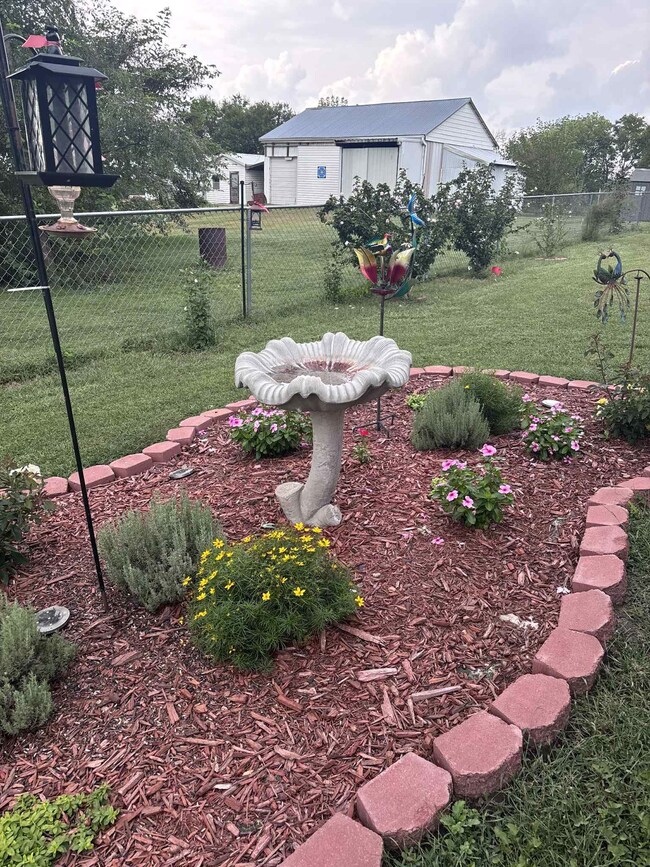 1105 S Benton St, Albany, MO 64402 - photo 5