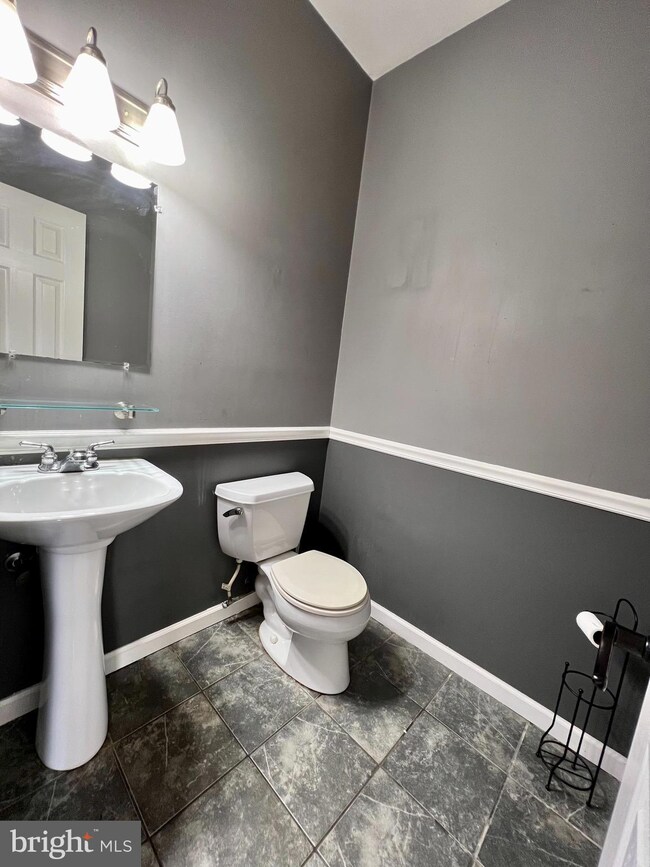 912 Thoreau Ln, Williamstown, NJ 08094 - photo 3