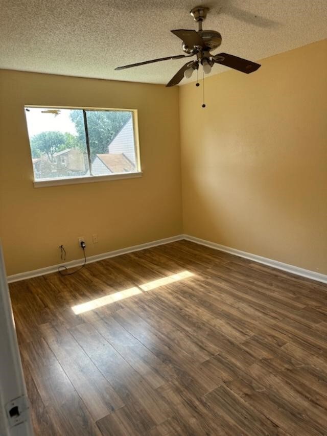 9708 Kathi Ann Ln, Houston, TX 77038 - photo 4