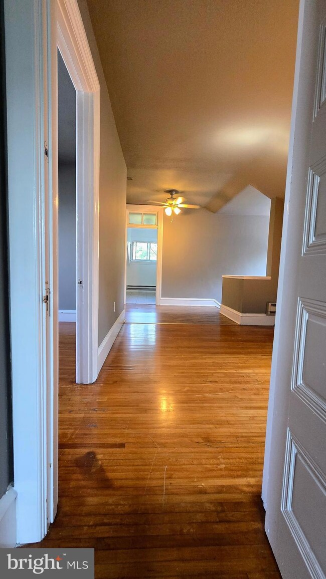 1500 Mineral Spring Rd unit 3, Reading, PA 19602 - photo 6