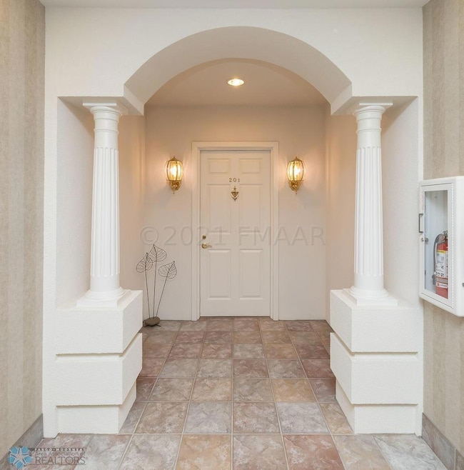 2501 30th Ave S unit 201, Fargo, ND 58103 - photo 3