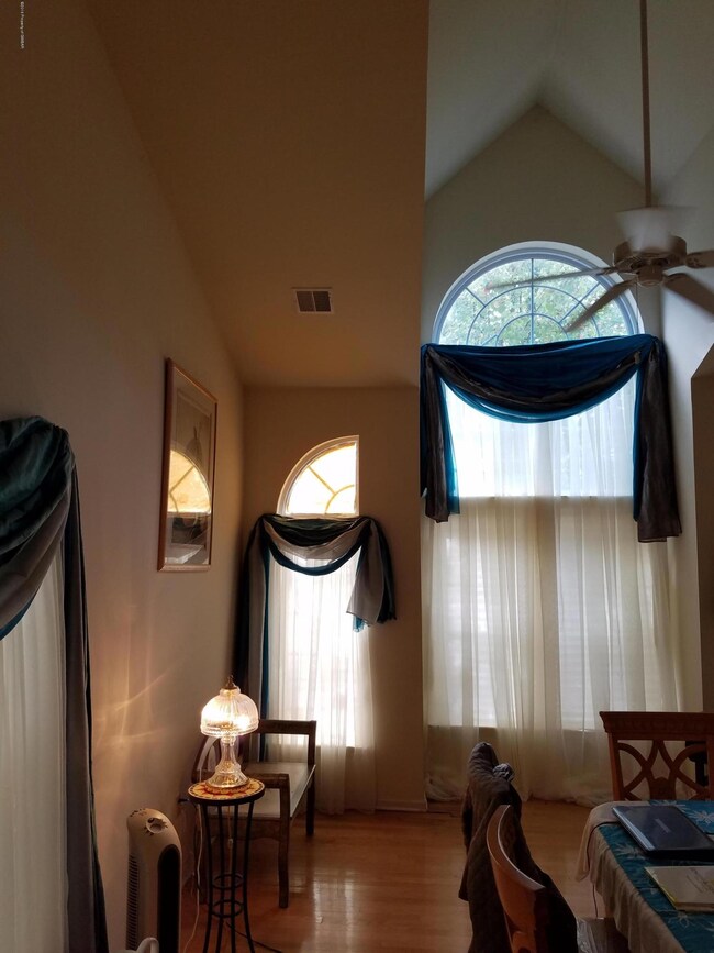 122 Fox Hollow Dr, Drums, PA 18222 - photo 2