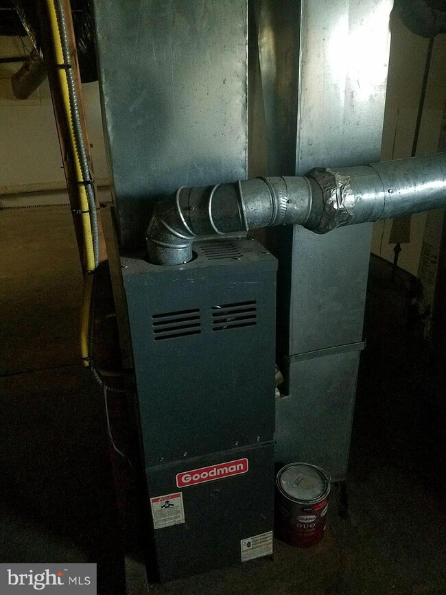 2922 E Northern Pkwy, Baltimore, MD 21214 - photo 7