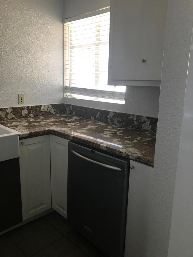 8812 N 12th St, Phoenix, AZ 85020 - photo 3