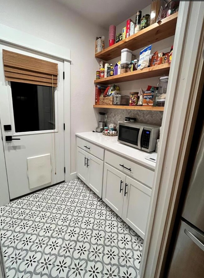 303 W Austin St, Kyle, TX 78640 - photo 7