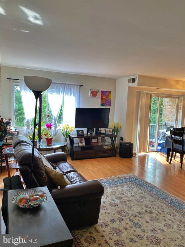 3754 Bel Pre Rd unit 14, Silver Spring, MD 20906 - photo 2