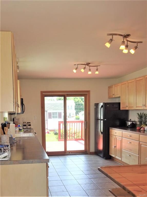 14 Ridge Ave, Pen Argyl, PA 18072 - photo 3