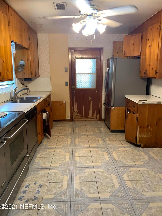 6159 Harlow Blvd, Jacksonville, FL 32210 - photo 5