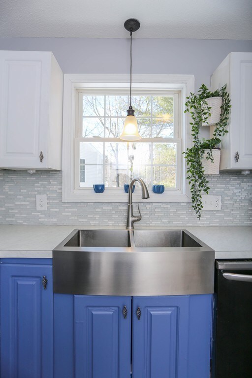 1 Wayne Ct, Holyoke, MA 01040 - photo 5