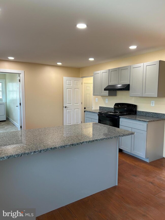 602 Scott Rd, Perkasie, PA 18944 - photo 4