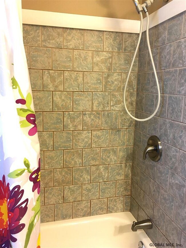 42 Woodrow Ct, Troy, NY 12180 - photo 7