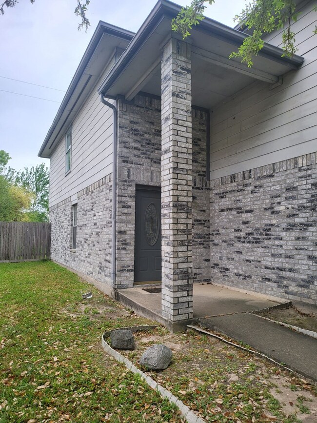 6436 Duckett Park Dr, Houston, TX 77086 - photo 2