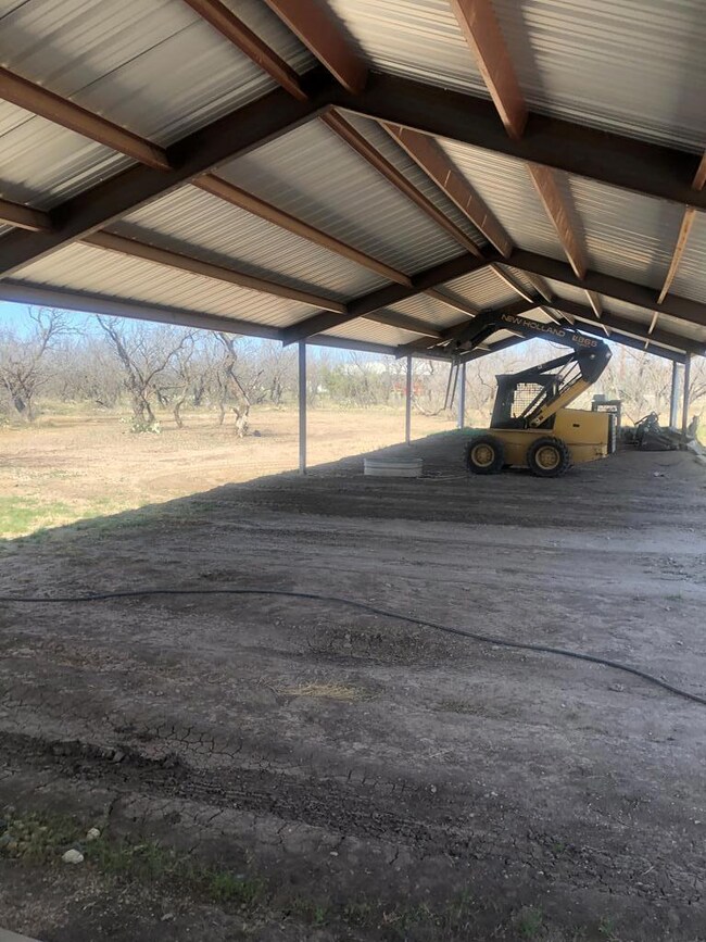 11994 Twin Lakes Ln, San Angelo, TX 76904 - photo 6