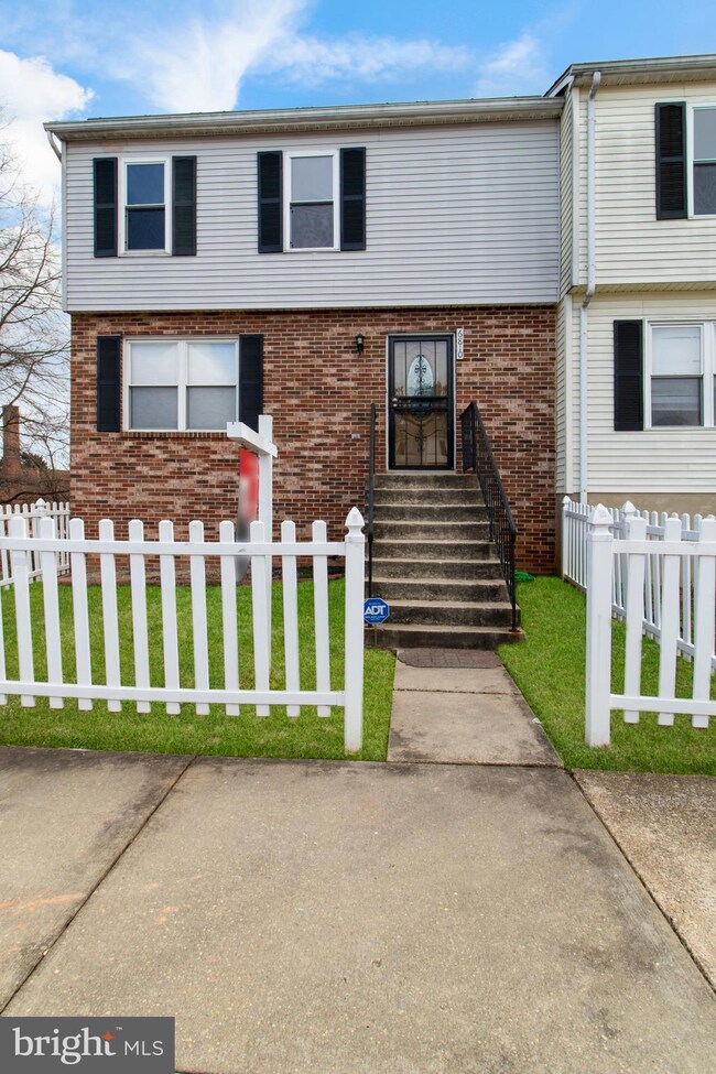 6810 Hawthorne St, Hyattsville, MD 20785 - photo 2