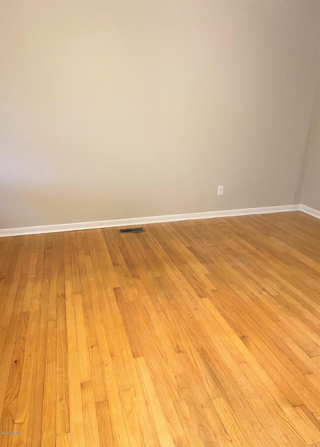 816 Williams St, Jacksonville, NC 28540 - photo 3