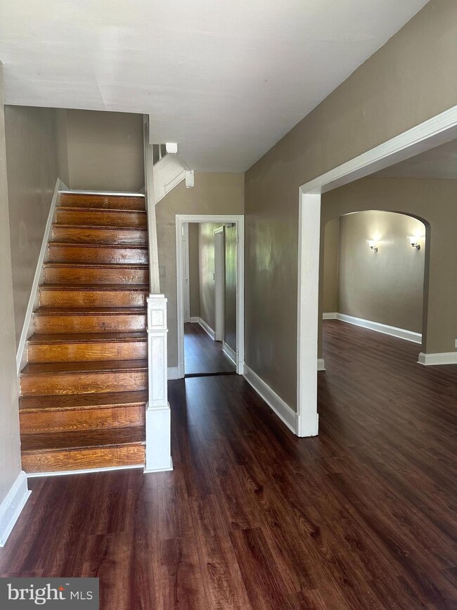 729 Mount Holly St, Baltimore, MD 21229 - photo 2