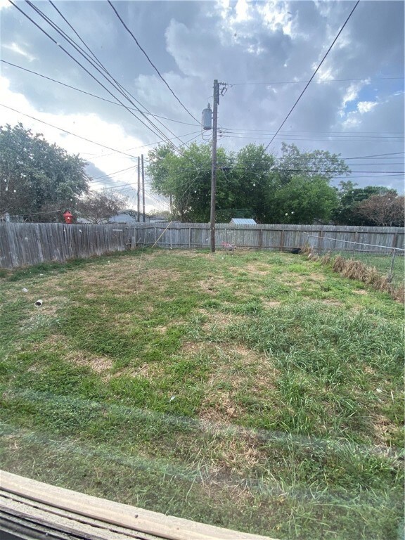 1532 Lazy Ln unit 1534, Corpus Christi, TX 78415 - photo 2