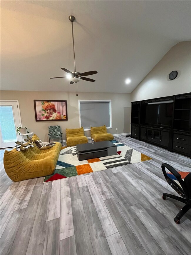 390 Red Elm Ln, Bowling Green, KY 42101 - photo 4