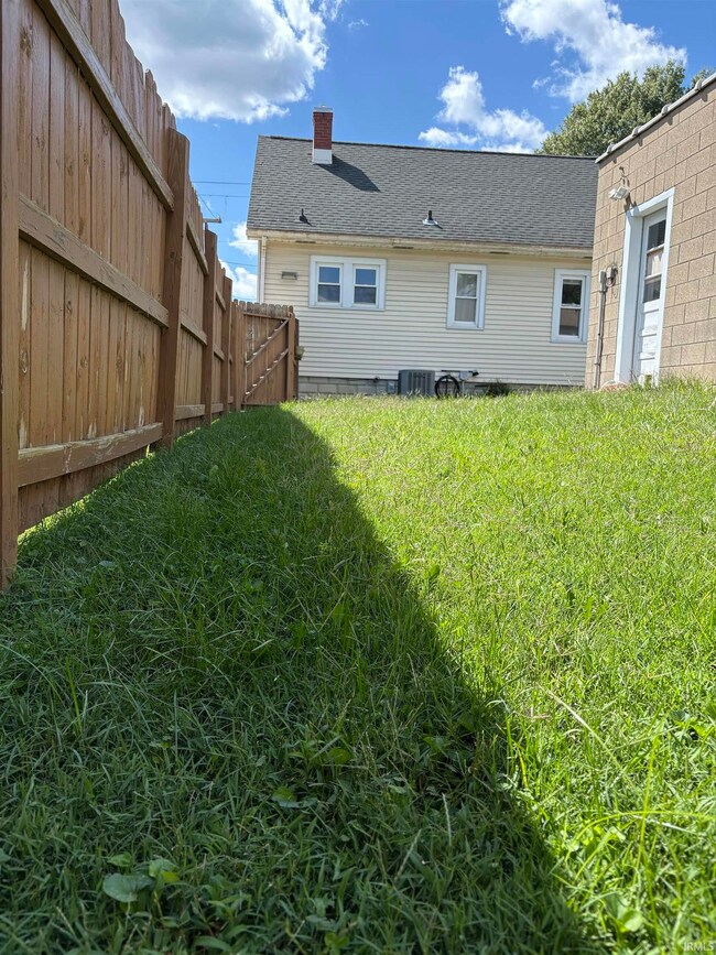 1302 Greene St, Jasper, IN 47546 - photo 7