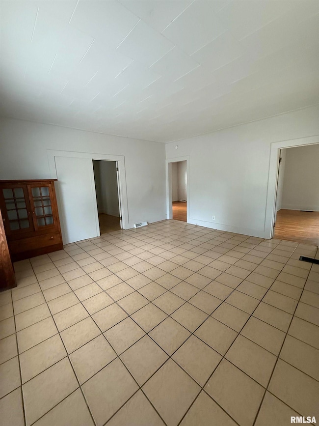 404 W Pierce St, Macomb, IL 61455 - photo 5