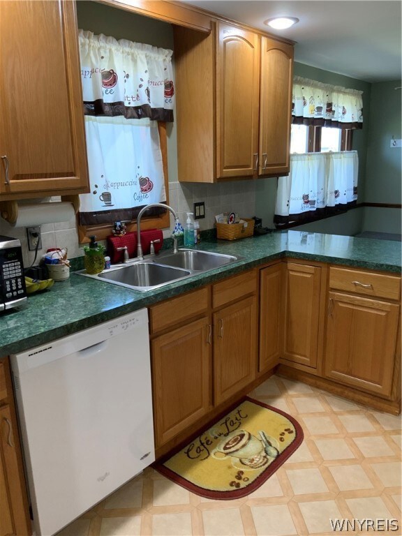 828 Meadow Dr, North Tonawanda, NY 14120 - photo 7