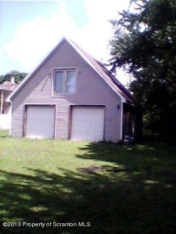 135 Delaware St, Archbald, PA 18403 - photo 6