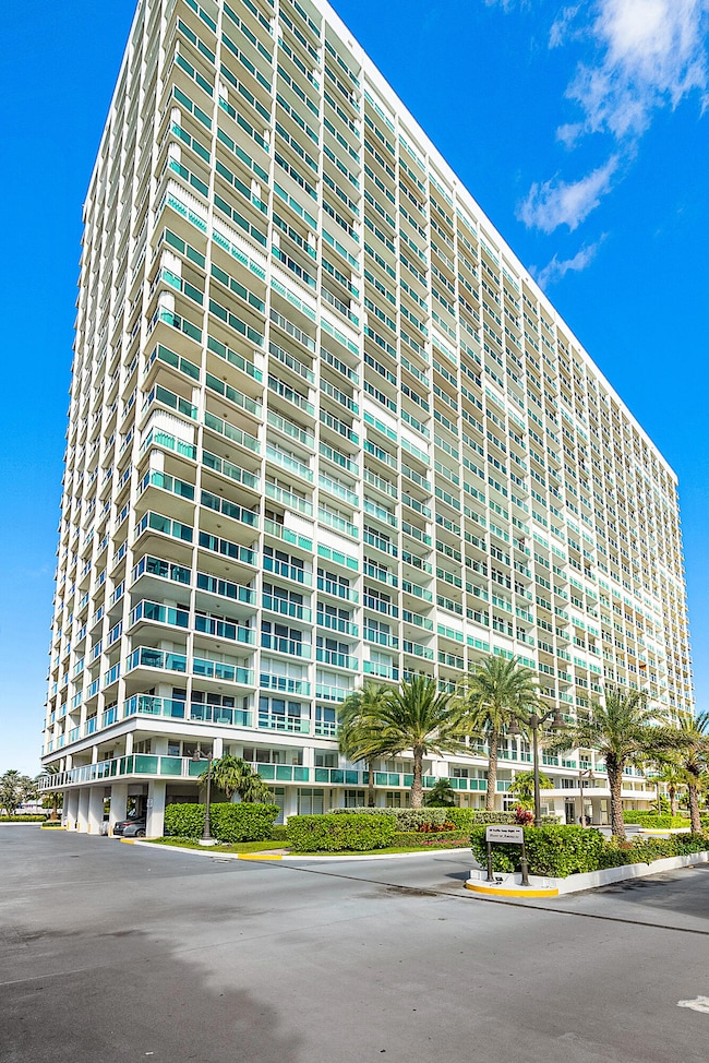 Point of Americas unit 101-102, Fort Lauderdale, FL 33316 - photo 2