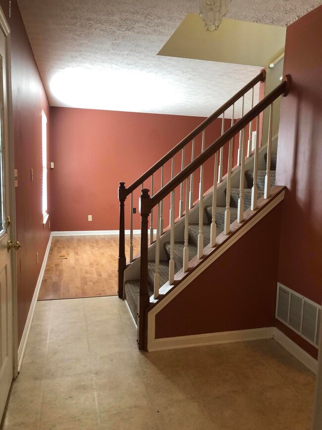 7814 Appleview Ln, Louisville, KY 40228 - photo 7