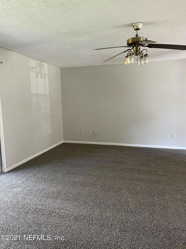 3980 Hunters Lake Cir E, Jacksonville, FL 32210 - photo 4