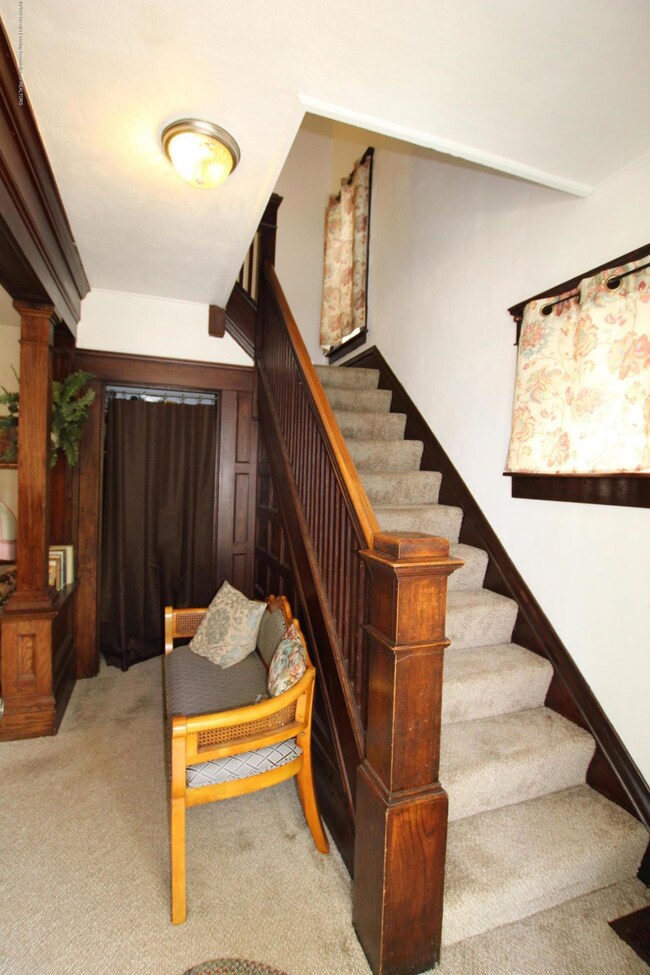 Foyer-Stairwell
