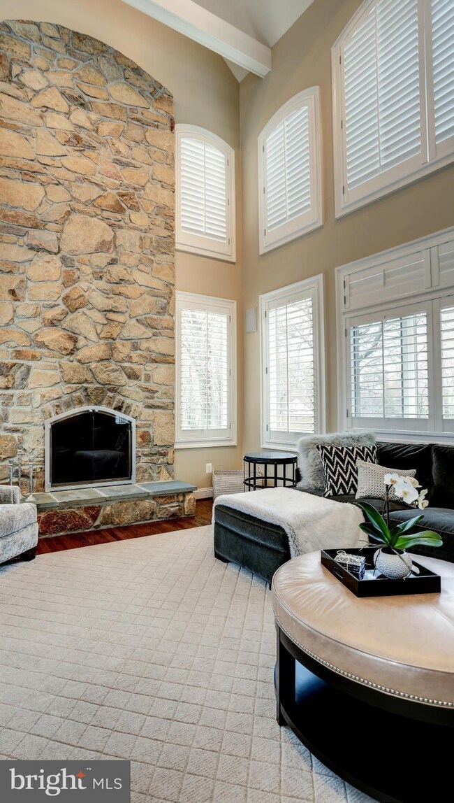 9325 Sprinklewood Ln, Potomac, MD 20854 - photo 6