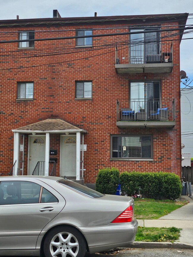 214-16 40th Ave unit 3, Flushing, NY 11361 - photo 2