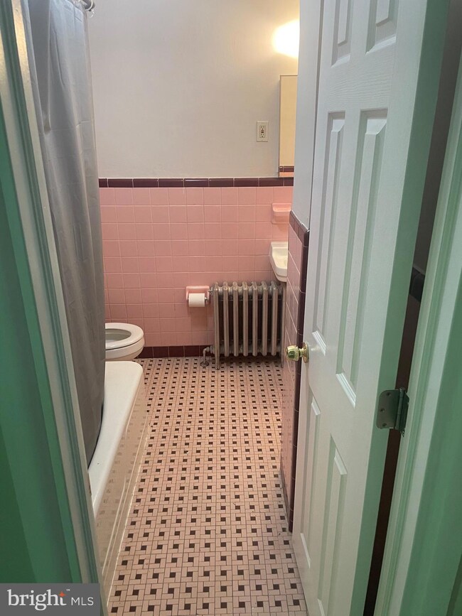 933 Macdade Blvd unit 1, Darby, PA 19023 - photo 6