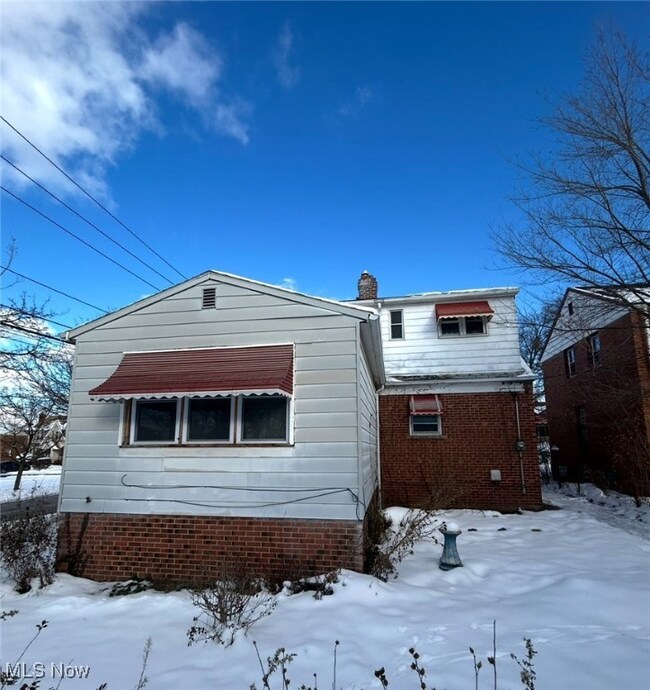 21202 Hillgrove Ave, Maple Heights, OH 44137 - photo 5