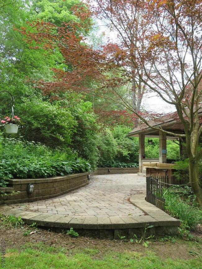 859 Goucher St, Johnstown, PA 15905 - photo 7