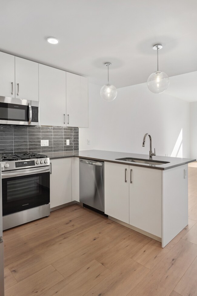 Pullman at Gulch Union unit A7 (O), Nashville, TN 37203 - photo 3