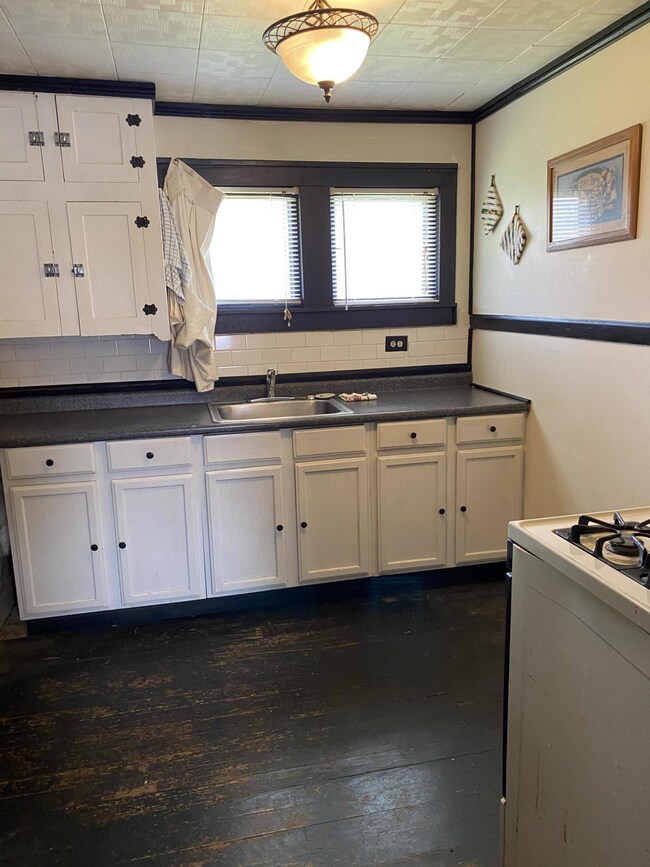 1102 N 13th St, Niles, MI 49120 - photo 5