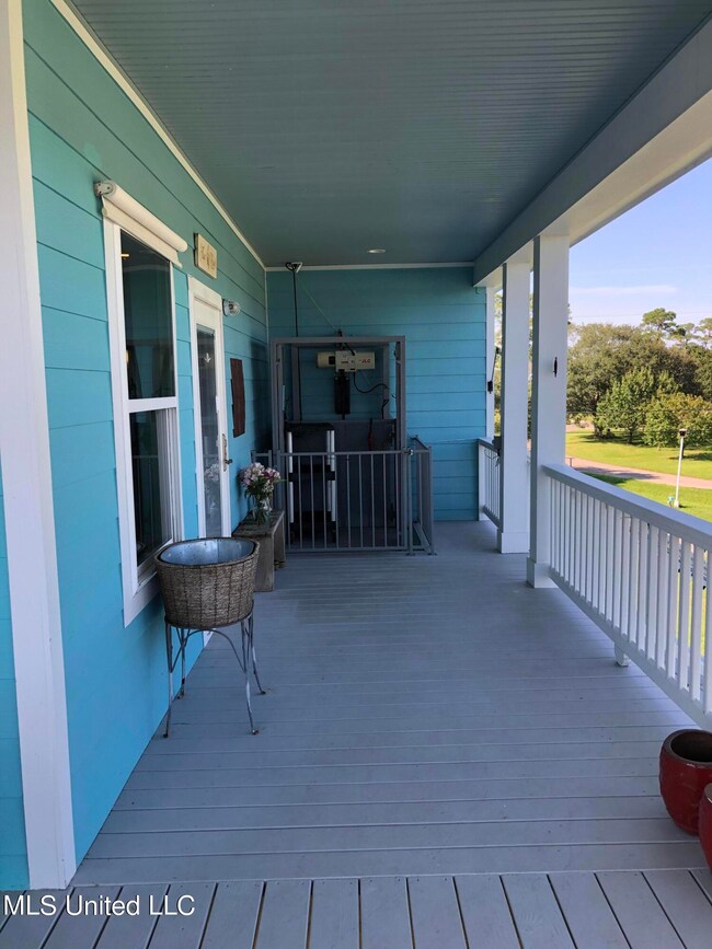 Entrance/Lift