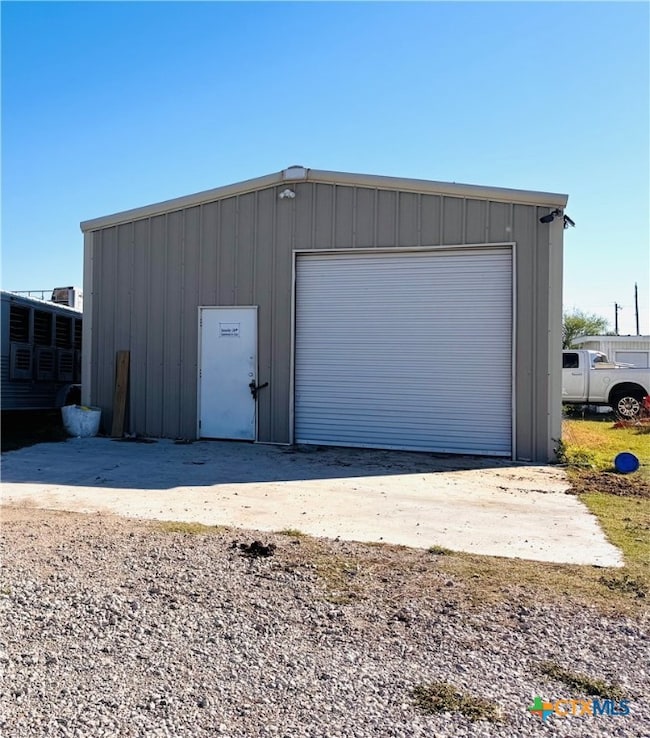 4309 Hanselman Rd, Victoria, TX 77901 - photo 3