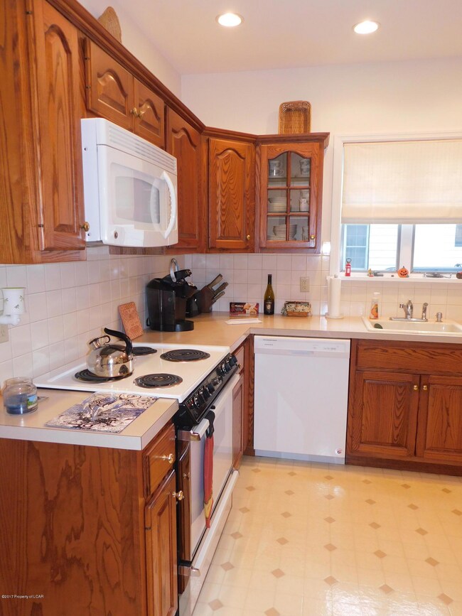 1921 Englewood Terrace, Kingston, PA 18704 - photo 4