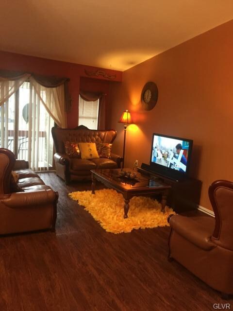 1337 S Fountain St, Allentown, PA 18103 - photo 4