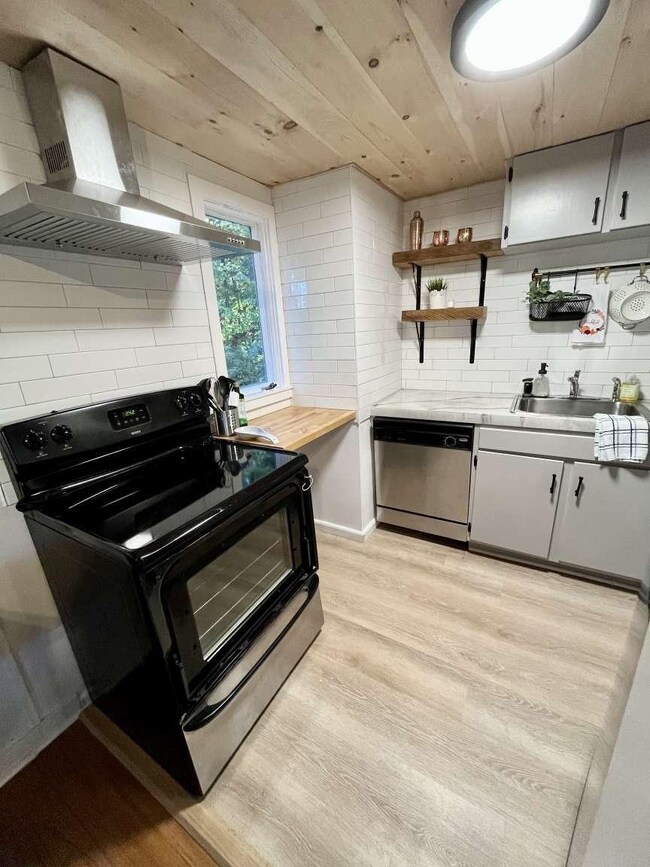 11 Frog Hollow, Wilmington, VT 05363 - photo 4