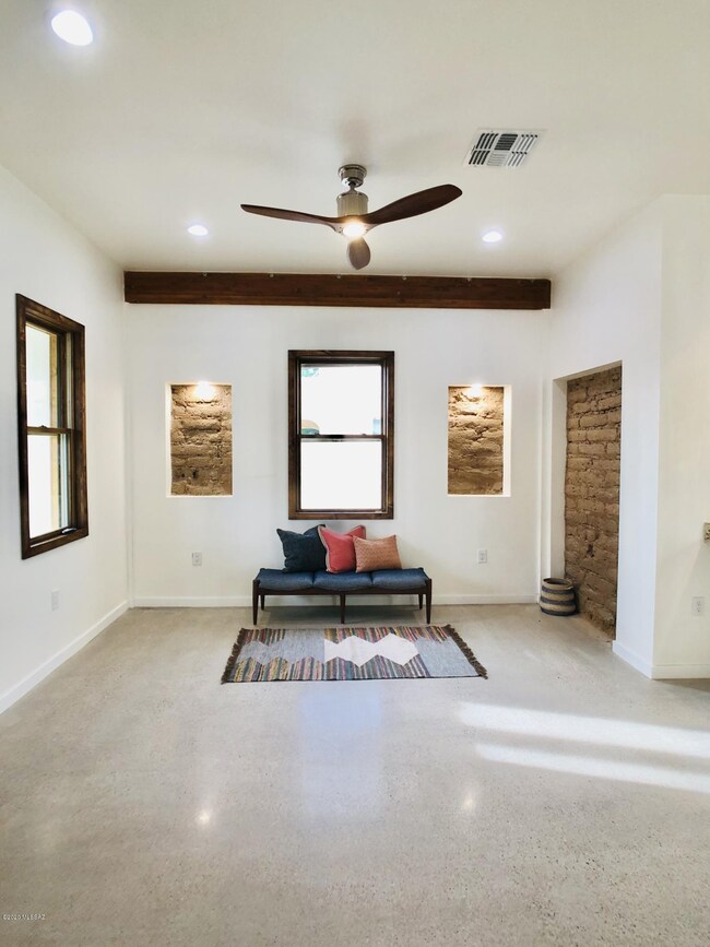 541 S MAIN 19