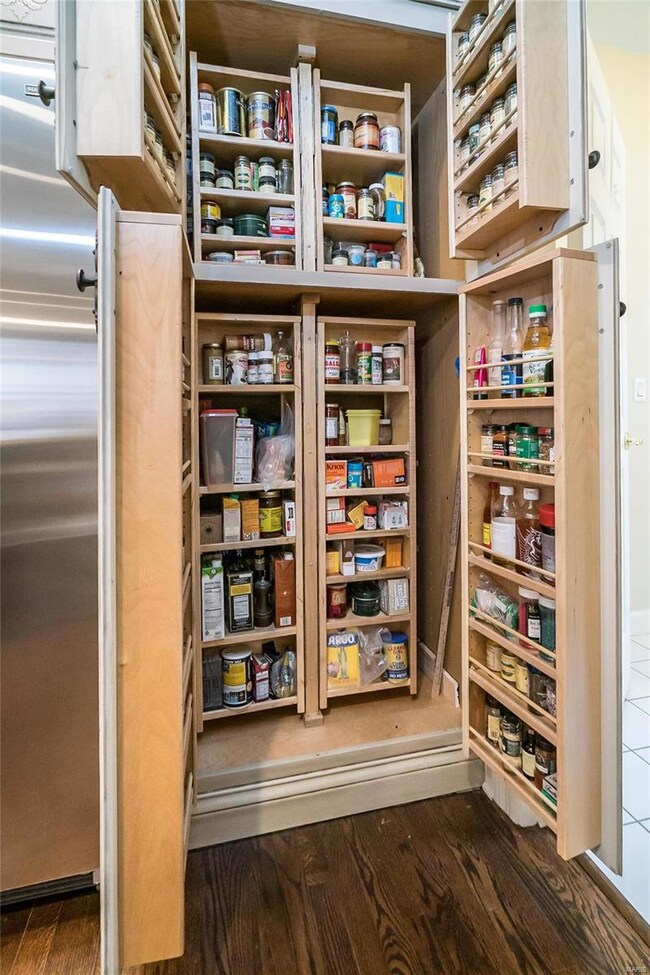 Pantry with amazing built-in storage compartments 
